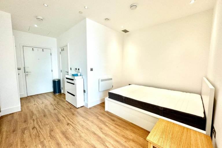 Flat West Gate in Greater London