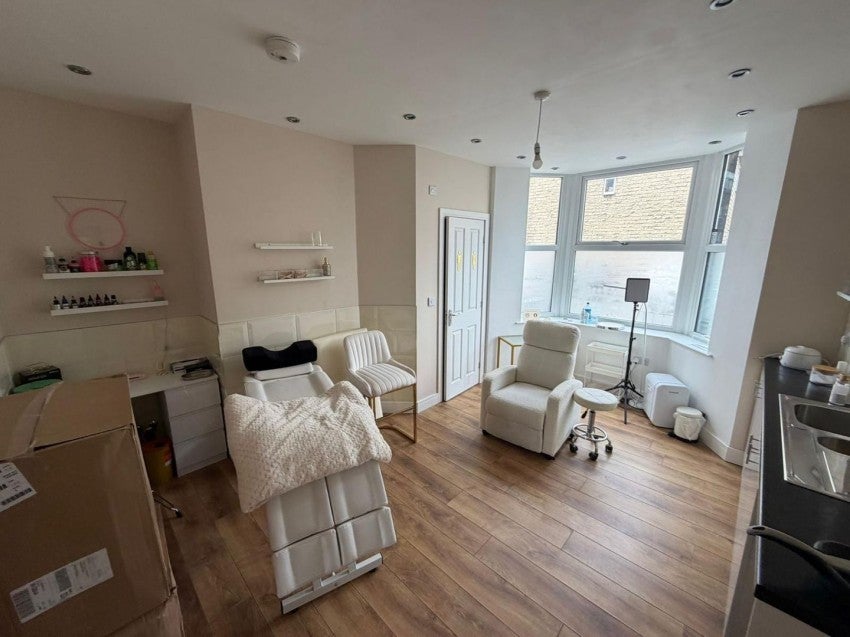 Flat Mannville Grove in Bradford