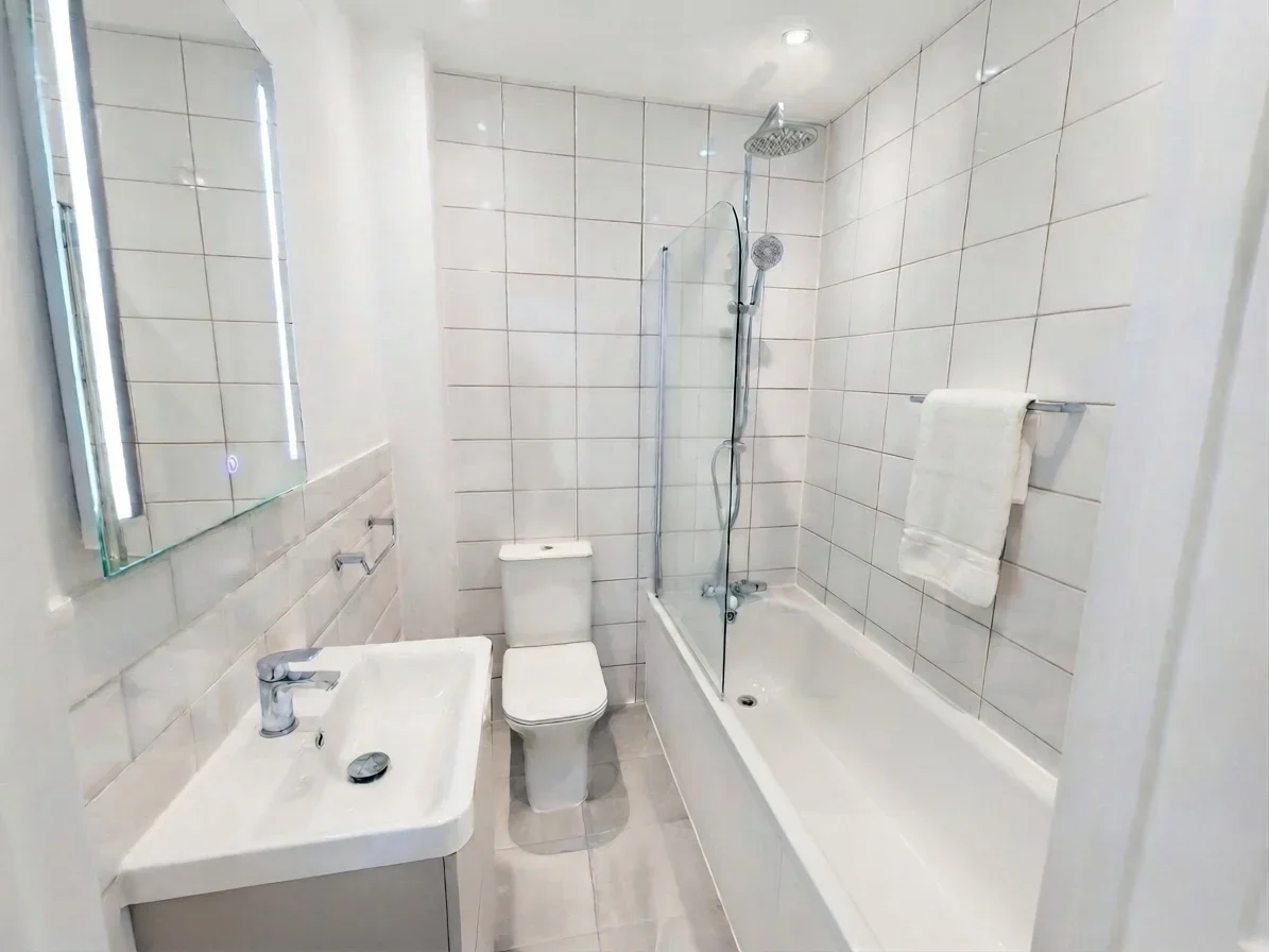Flat Chatsworth Road in Greater London