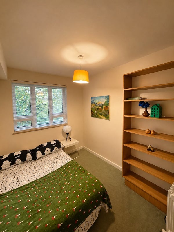 Room Augustus Street in Greater London
