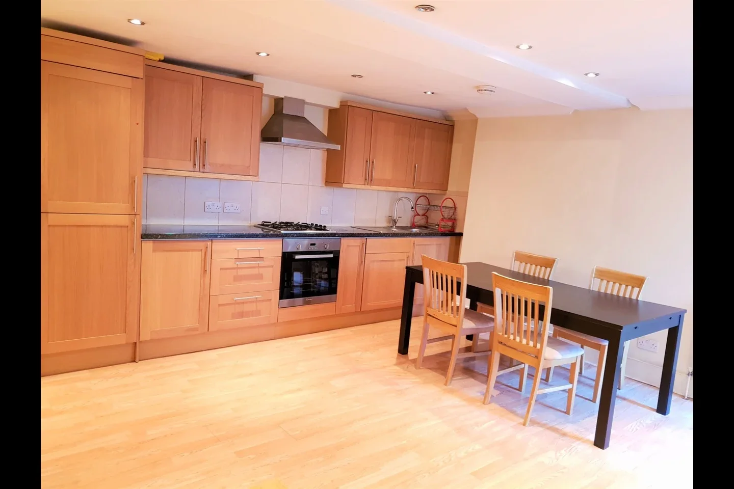 Flat Lavender Hill in Greater London