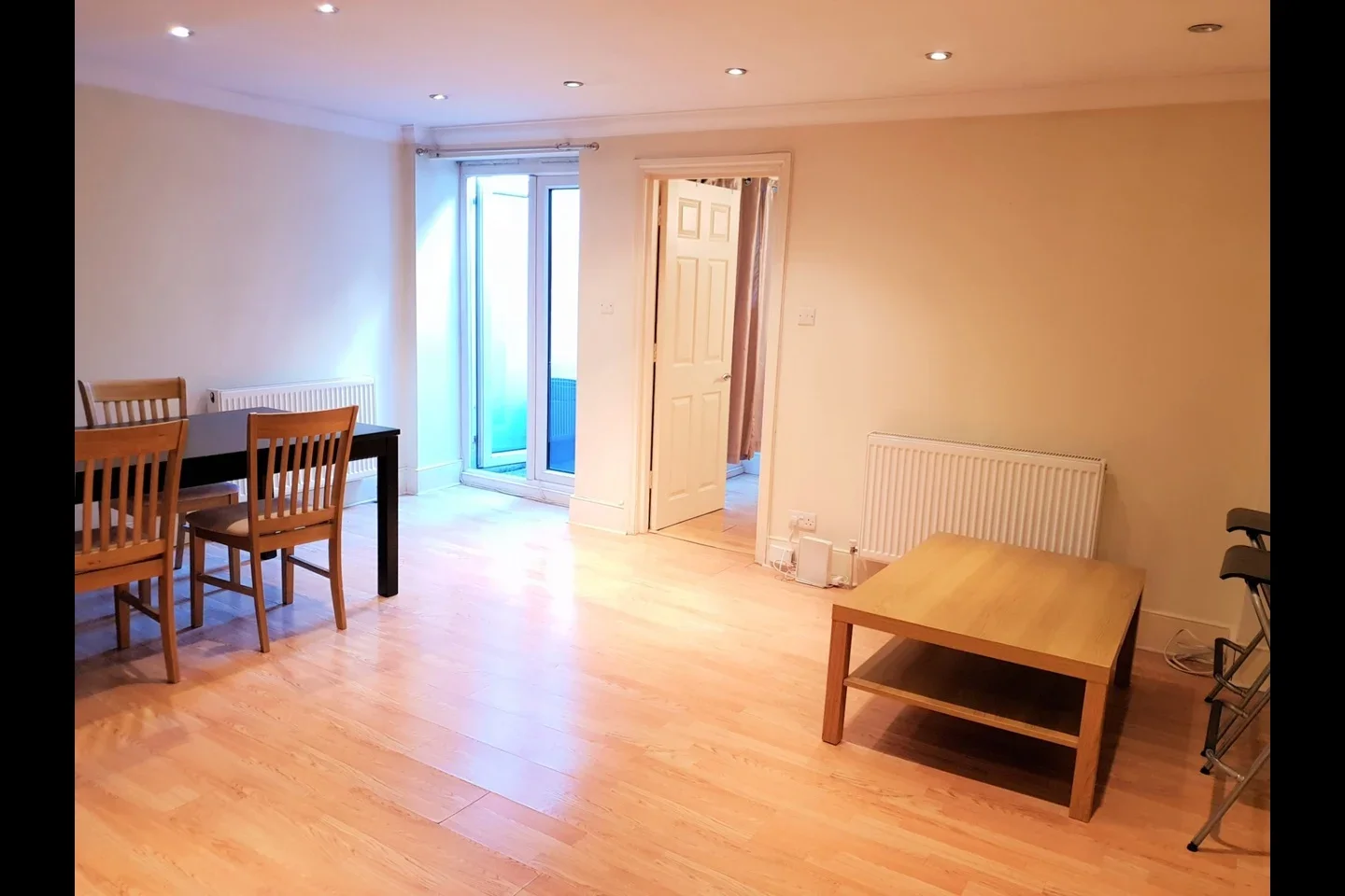Flat Lavender Hill in Greater London