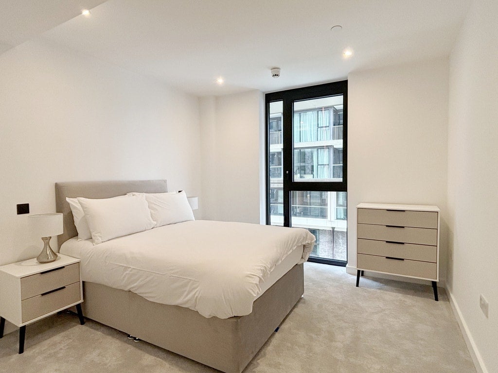 Flat Pennington Quay Walk in Greater London