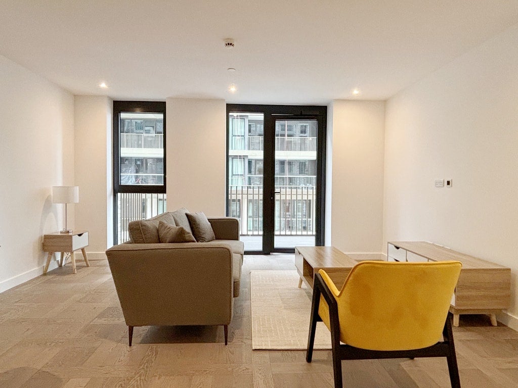 Flat Pennington Quay Walk in Greater London