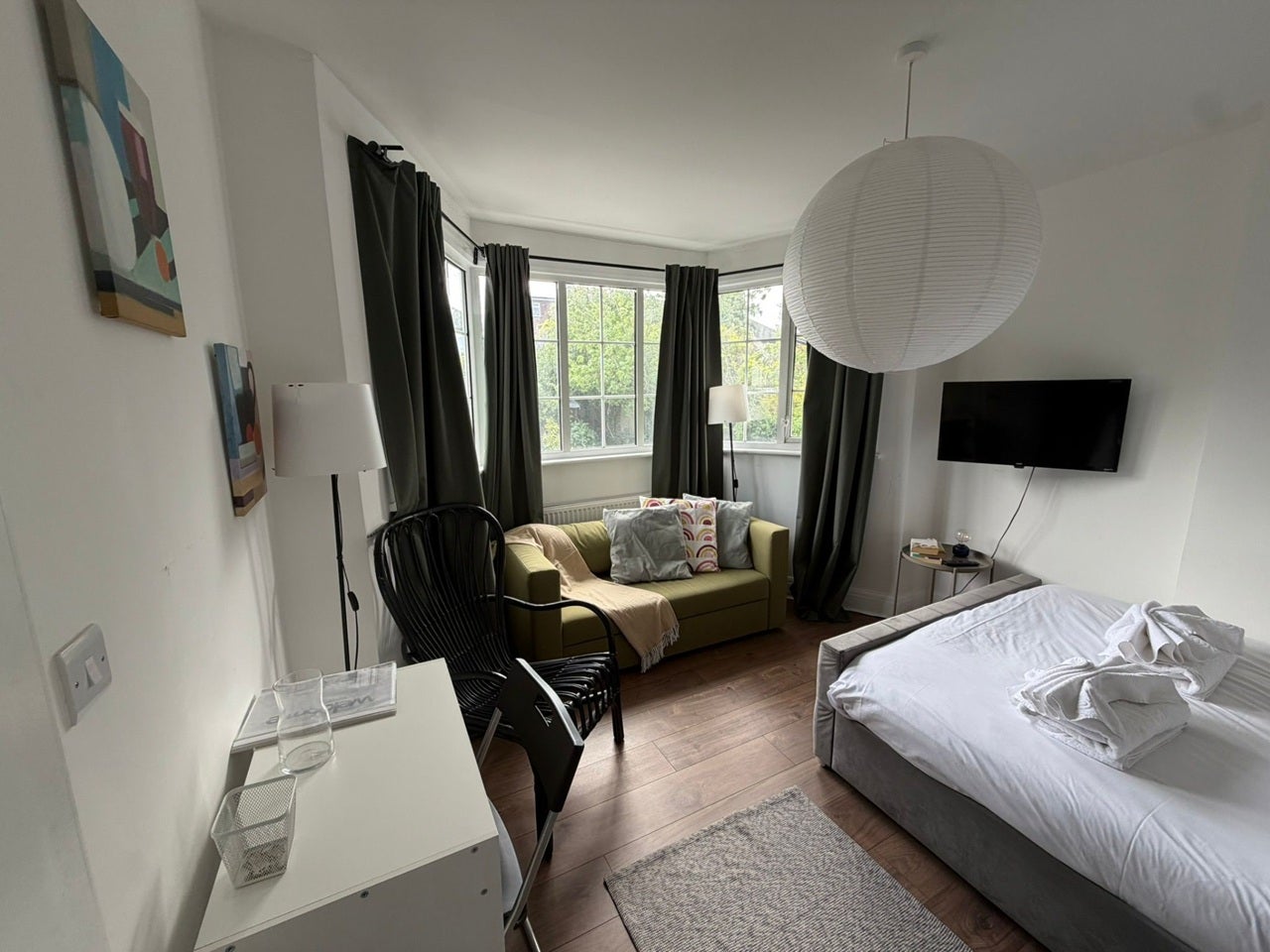 Flat Colindeep Gardens in Greater London
