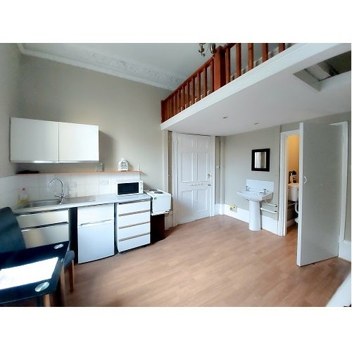 Flat Colville Terrace in Greater London
