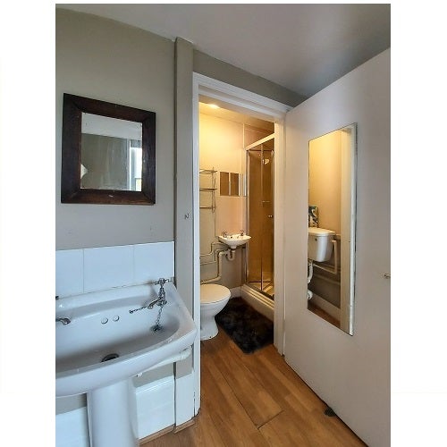Flat Colville Terrace in Greater London