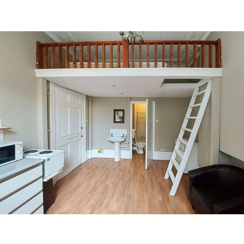 Flat Colville Terrace in Greater London