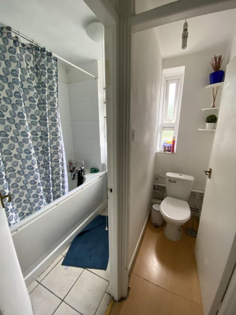 Room Yoakley Road in Greater London