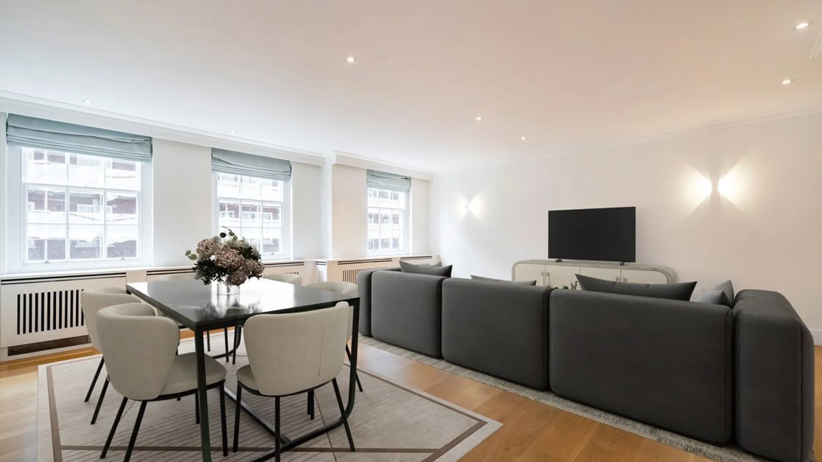 Flat Grosvenor Square in City of Westminster