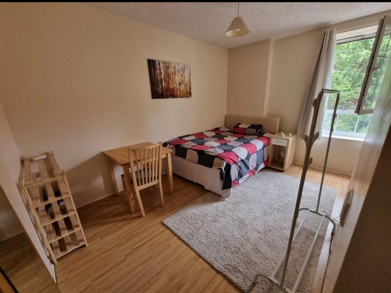 Room Pardoner Street in Greater London