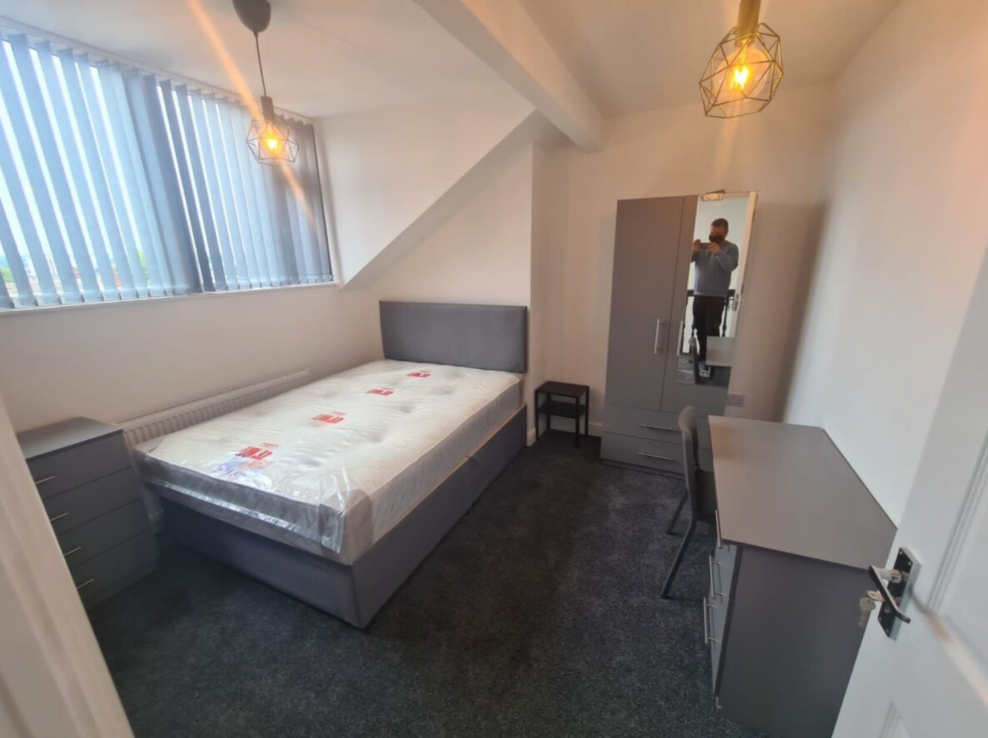 Flat Clarendon Road in Leeds