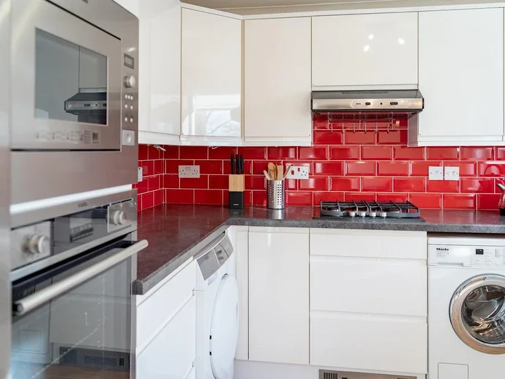House Rutherford Close in Hertsmere