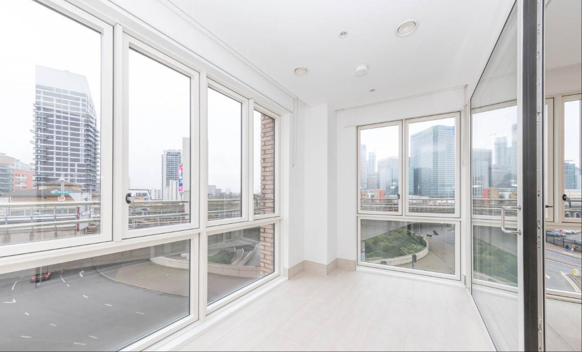 Flat Arniston Way in Greater London
