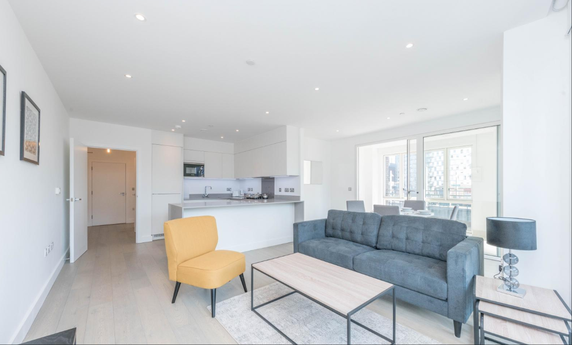 Flat Arniston Way in Greater London