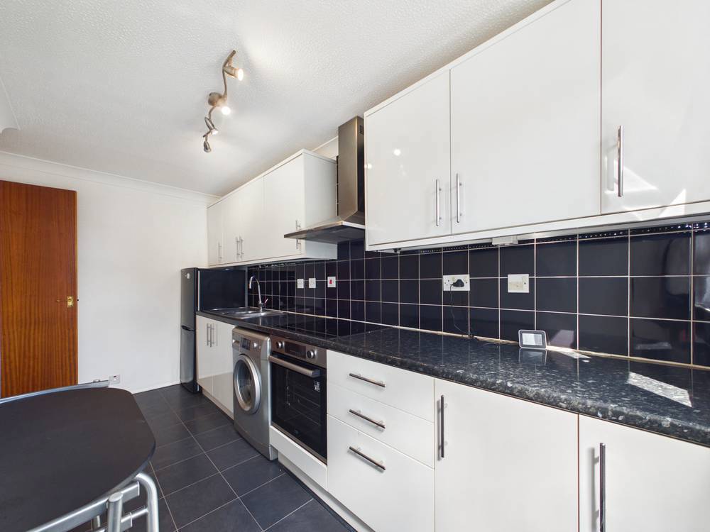 Flat Wetzlar Court in Colchester