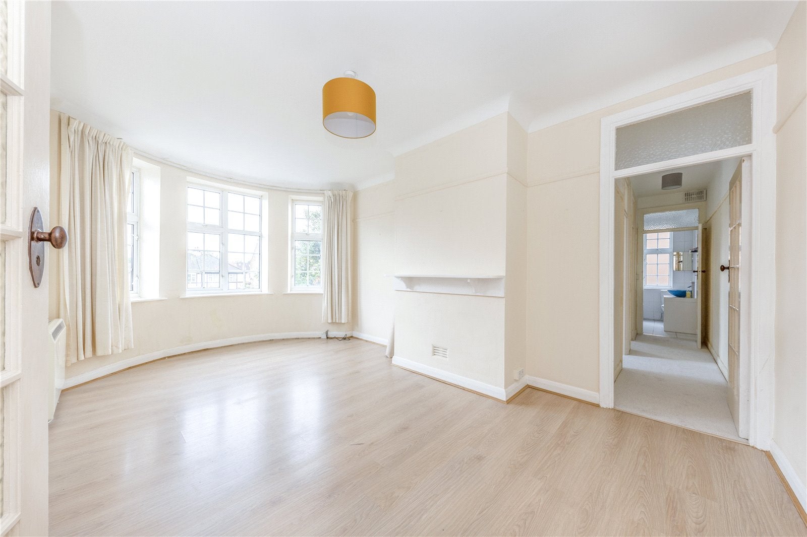 Flat Richmond Road in Greater London