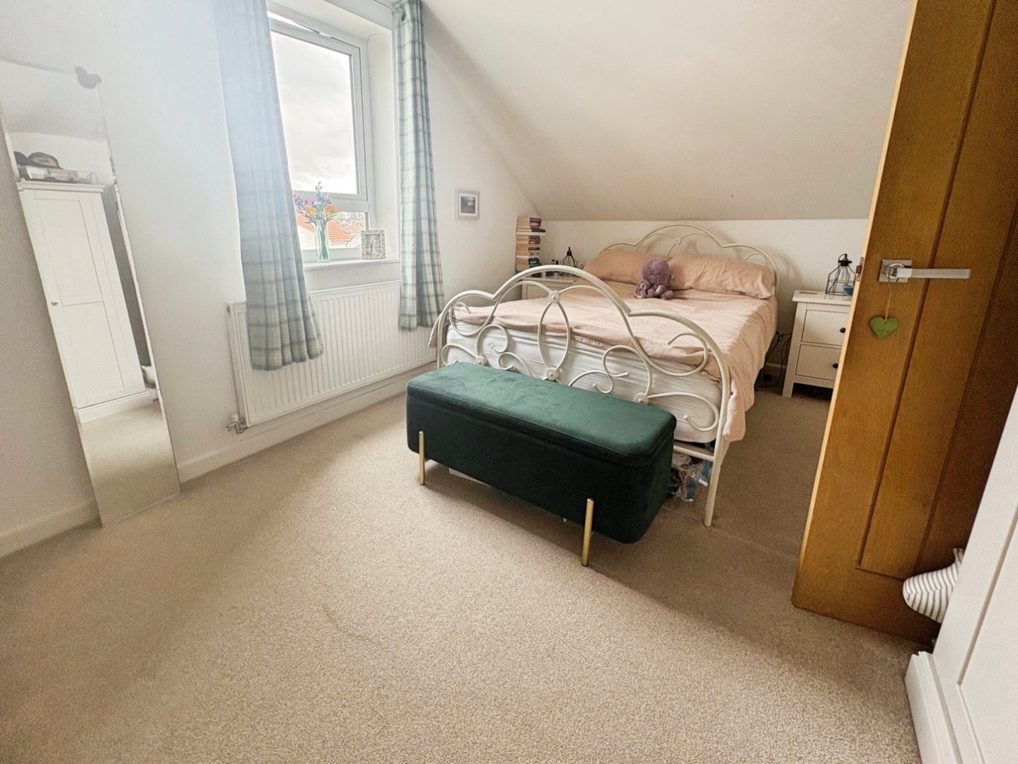 Flat Leigh Hill in Southend-on-Sea
