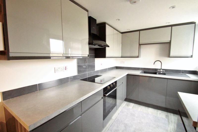 Flat Stanton Close in Kingswood