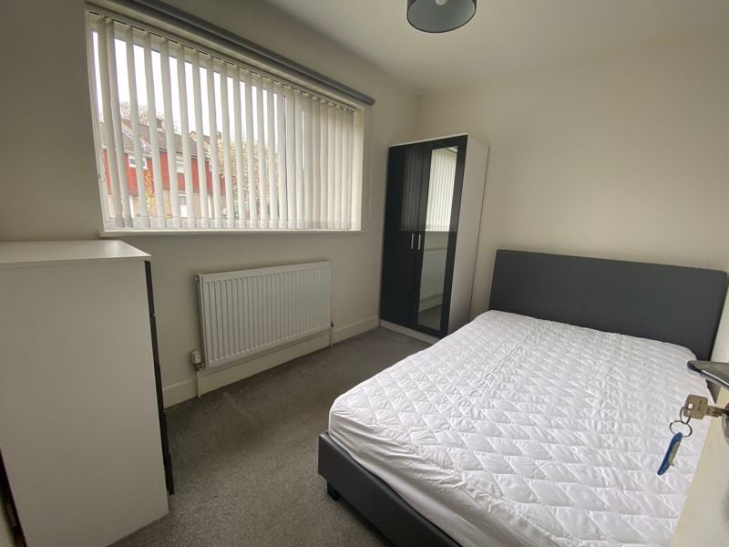 Flat Stanton Close in Kingswood