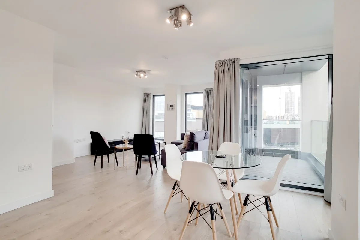 Flat Montfichet Road in Greater London