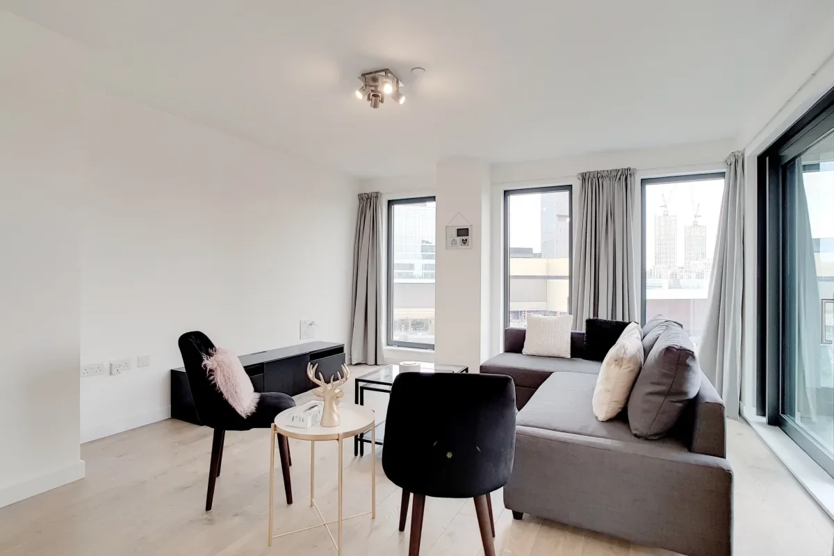 Flat Montfichet Road in Greater London