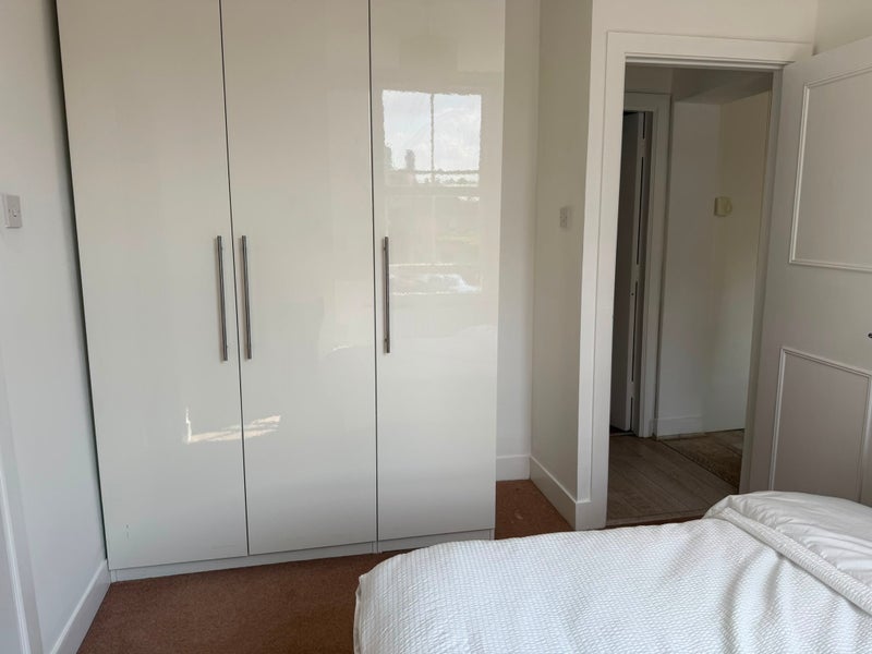 Room Windmill Row in Greater London