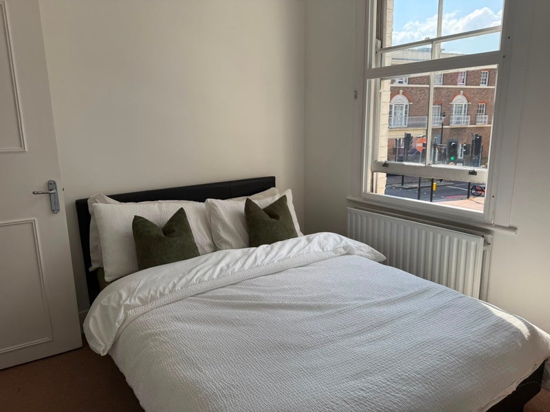 Room Windmill Row in Greater London