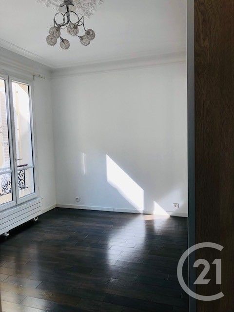 Appartement Place de l'Hôtel de Ville à Asnières-sur-Seine