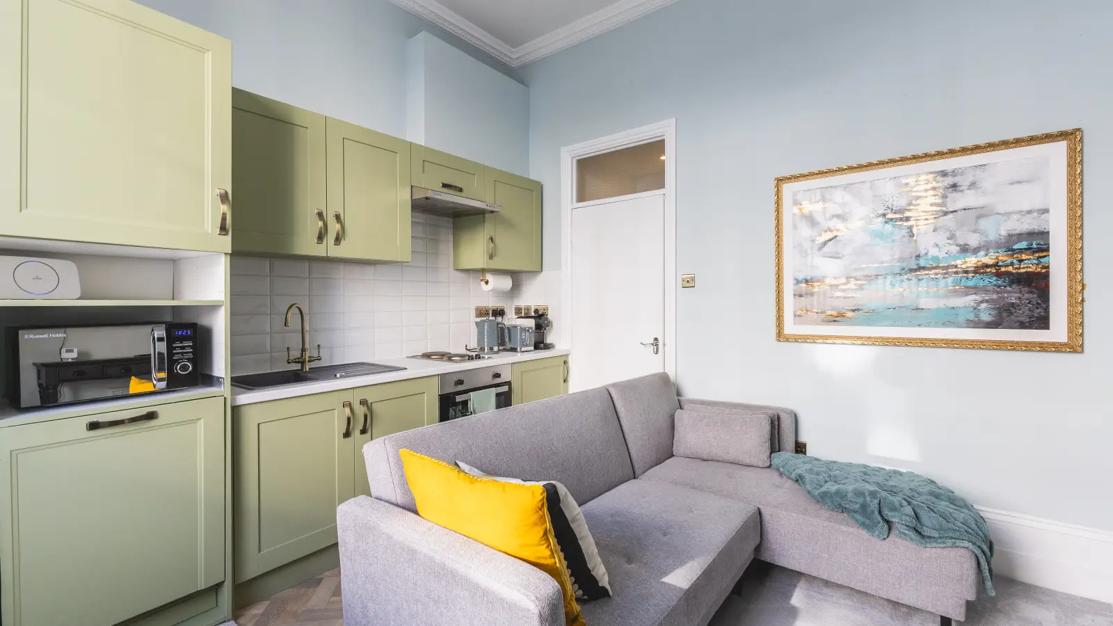 Flat Alderney Street in City of Westminster