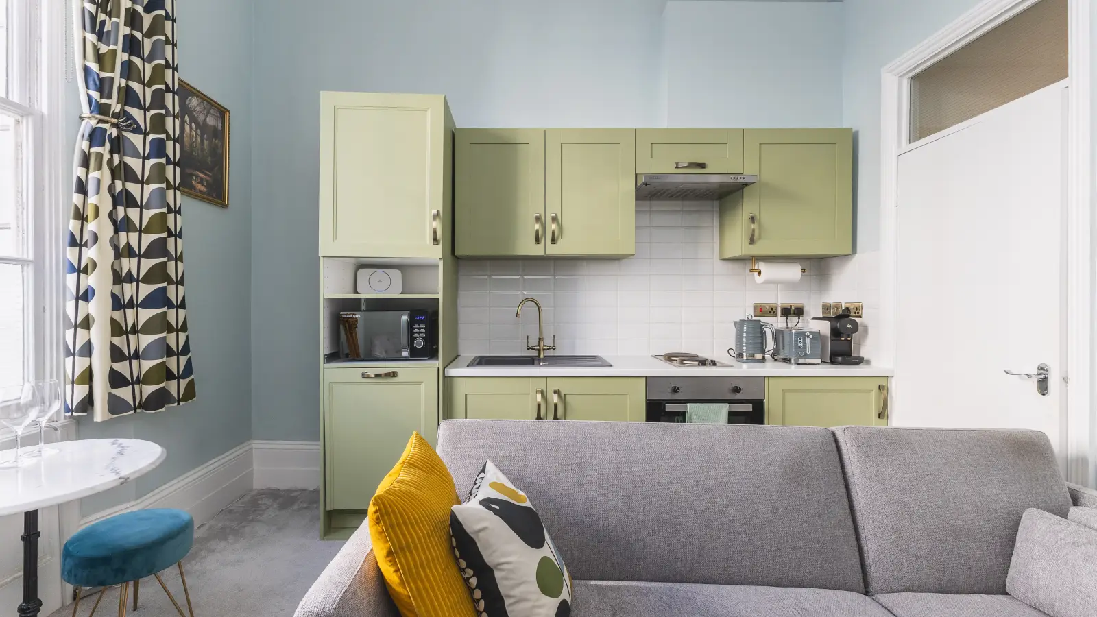 Flat Alderney Street in City of Westminster