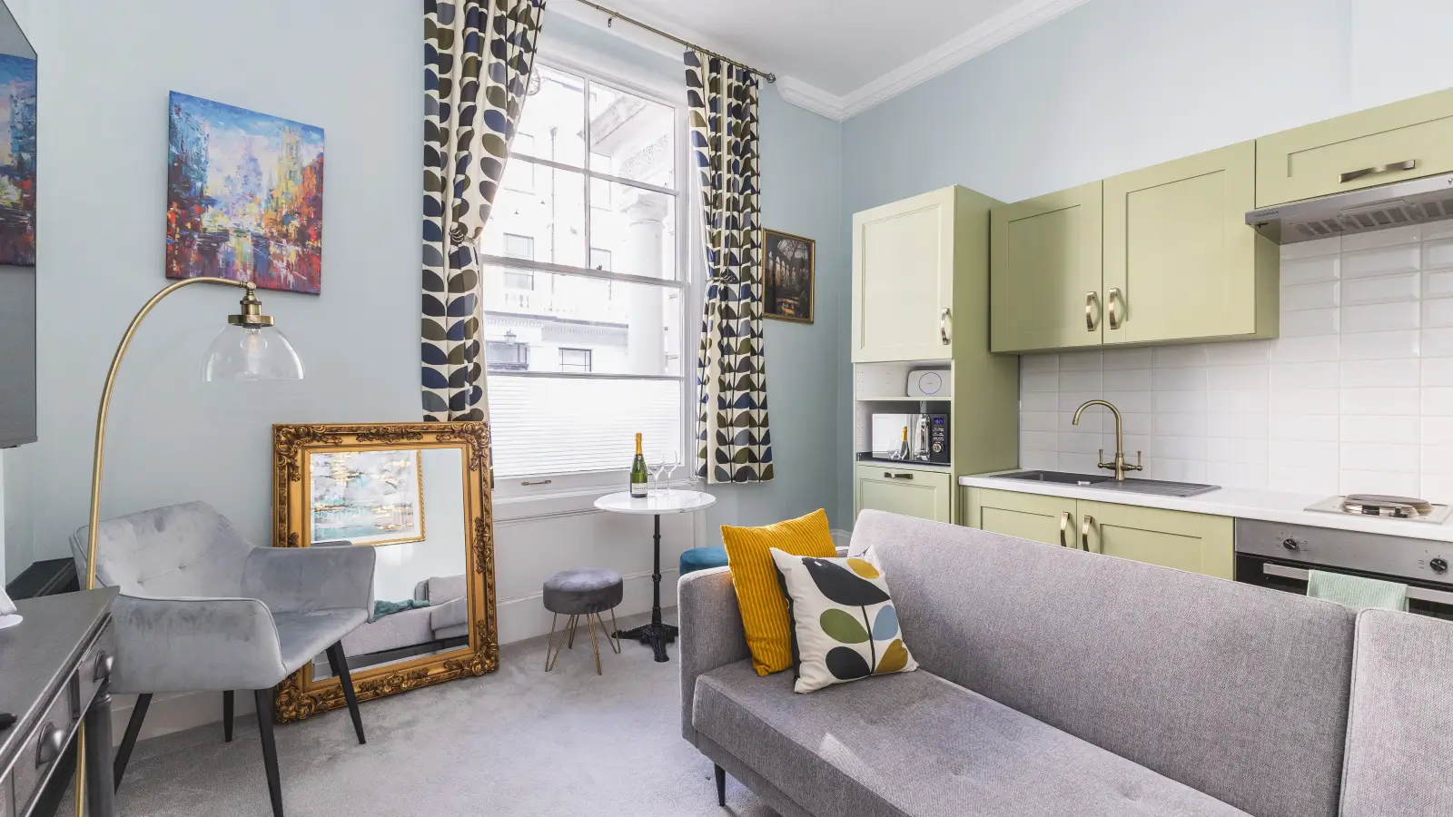 Flat Alderney Street in City of Westminster