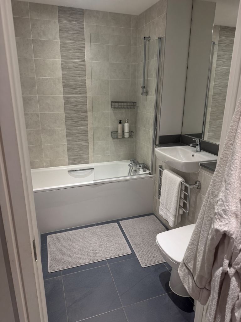 Flat Mount Pleasant in Greater London