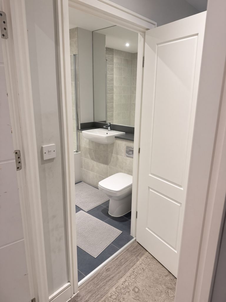 Flat Mount Pleasant in Greater London