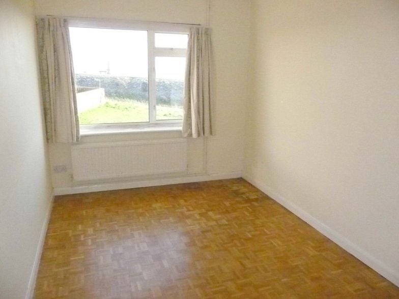 Flat Shanklin Court in Brighton and Hove