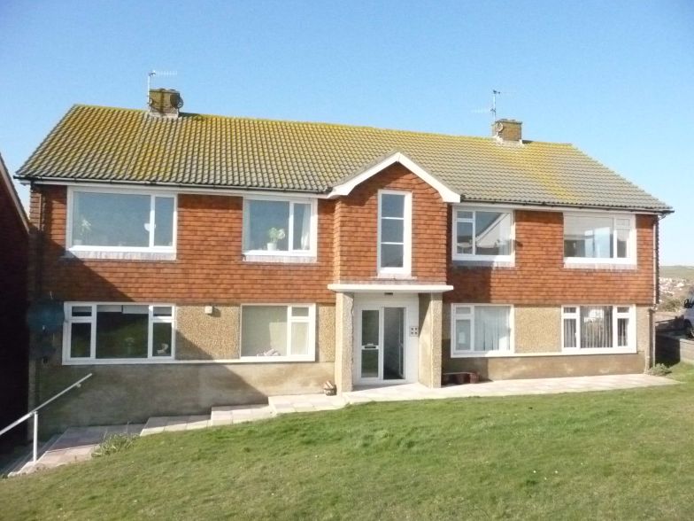 Flat Shanklin Court in Brighton and Hove