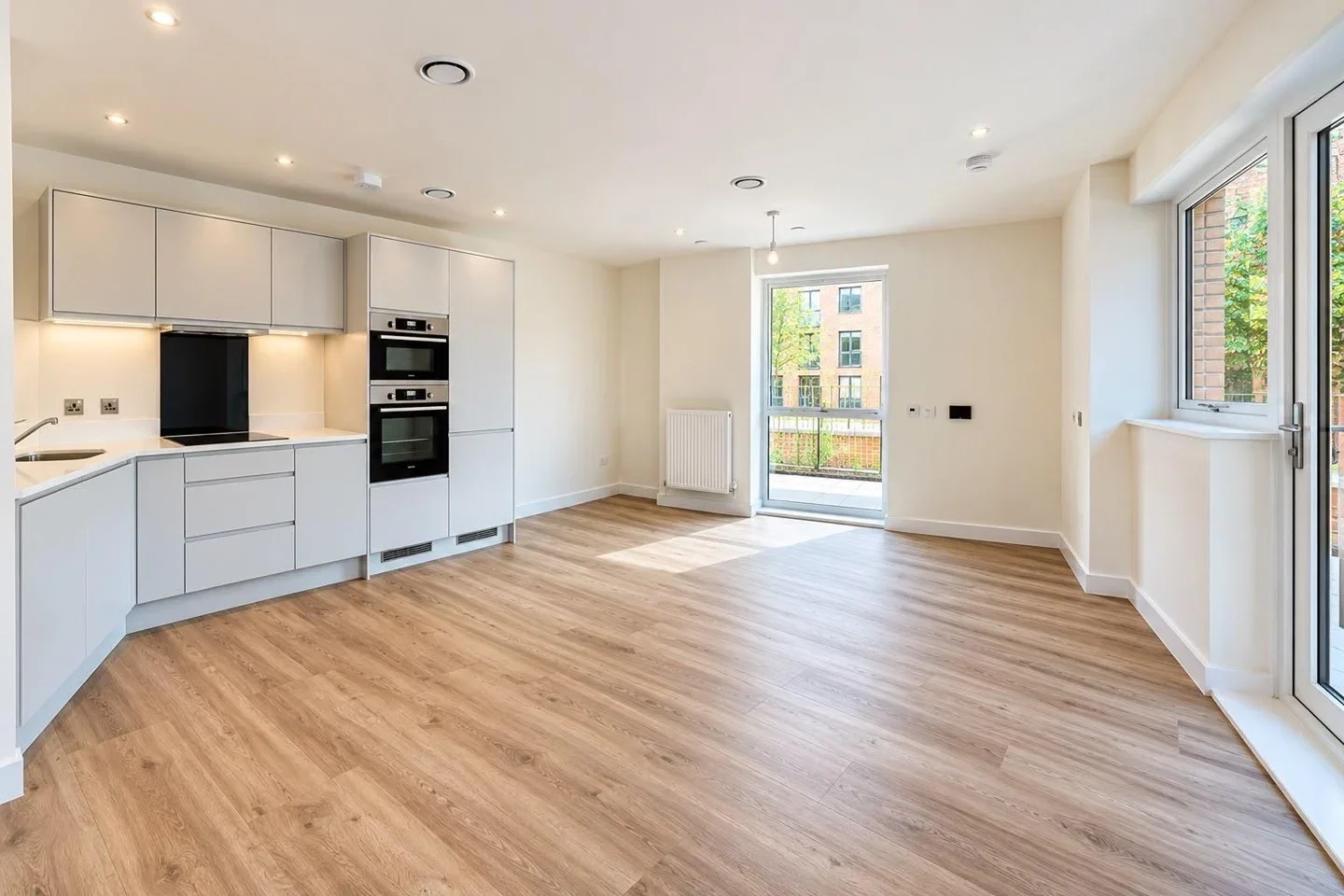 Flat Albert Road in Greater London