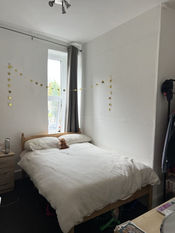 Room Chandos Road in Bristol
