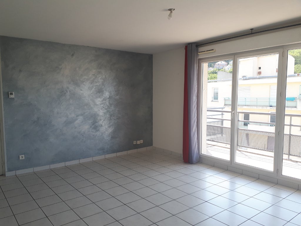 Flat Place des Grenadiers in Saint-Étienne