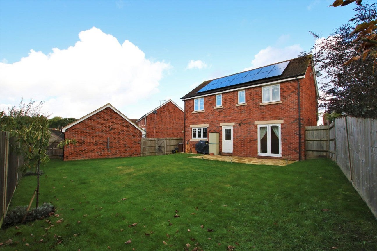 House Carina Drive in Wokingham