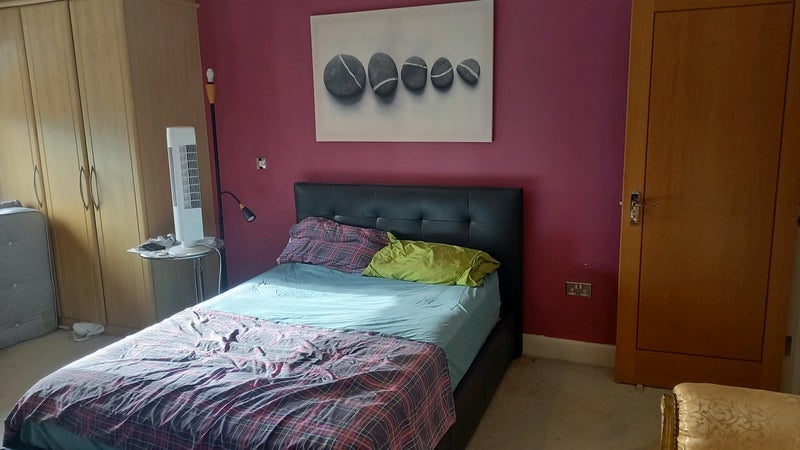 Room Miles Close in Greater London