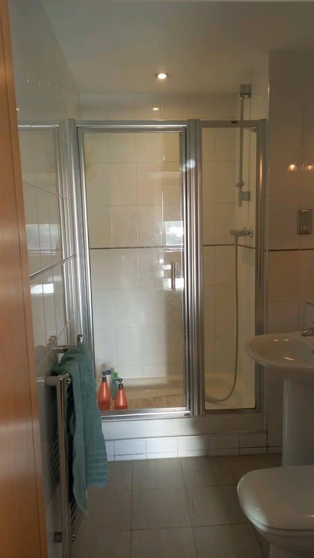 Room Miles Close in Greater London