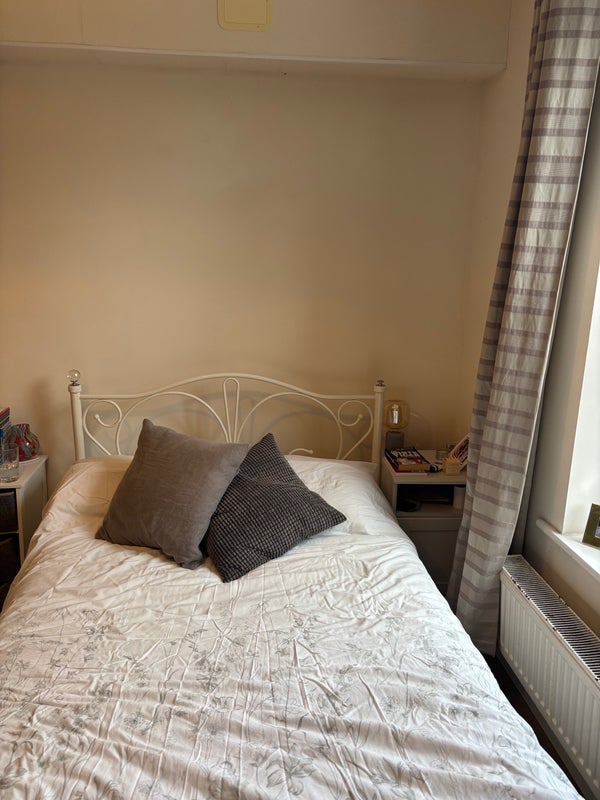 Room Gloucester Road in Bristol