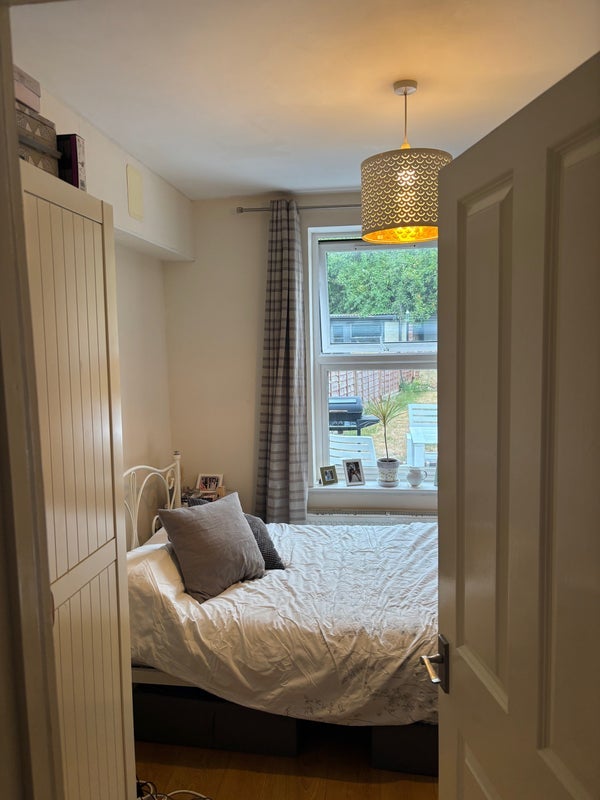 Room Gloucester Road in Bristol