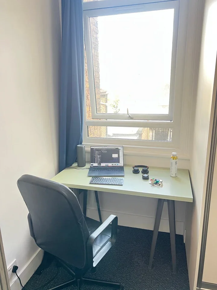 Room Station Road in Greater London