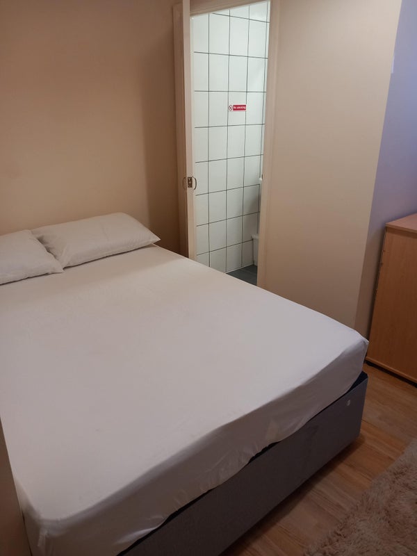 Room Earlham Grove in Greater London