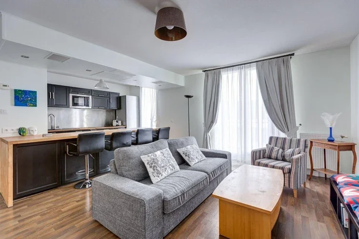 Flat Avenue Émile Counord in Bordeaux