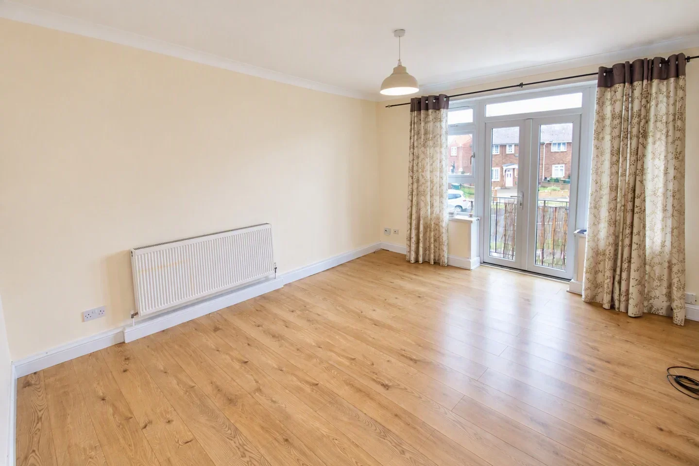 Flat Everest Road in Borough of Spelthorne