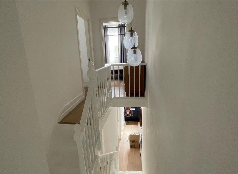 Room Queens Road in Greater London