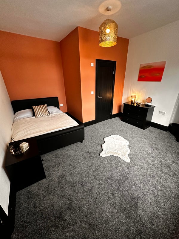 Room Westwood Court in Barnsley